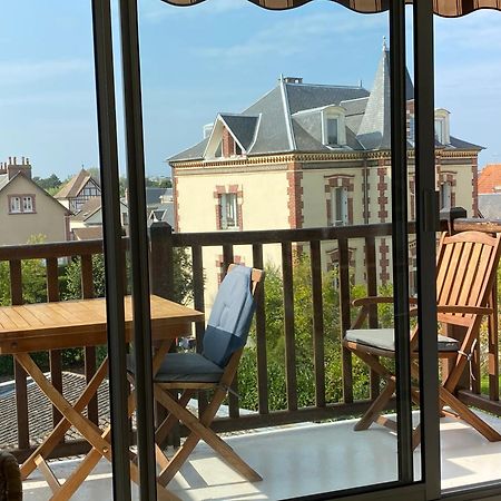Hyper Centre - 2 Pieces Tout Confort - Terrasse - Ascenseur - Cabourg Exterior foto